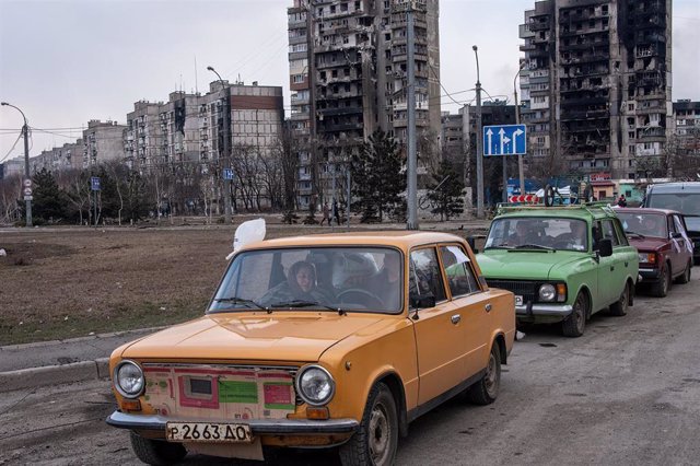 Row of cars in Mariupol, Ukraine