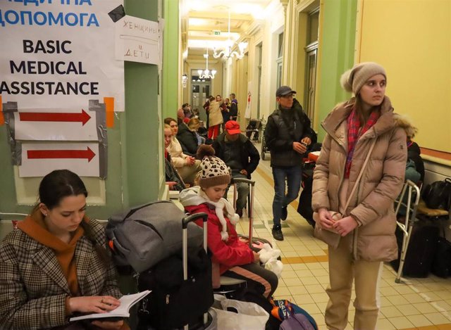 The number of refugees from Ukraine already exceeds 4.2 million Refugees arrived in Przemysl, in Poland