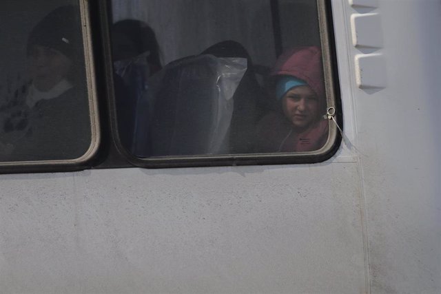 The pro-Russian rebels say they already control the center of Mariupol Civilians leave Mariupol on a bus