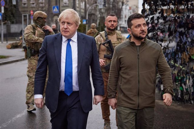 British Prime Minister Boris Johnson and Ukrainian President Volodimir Zelensky.