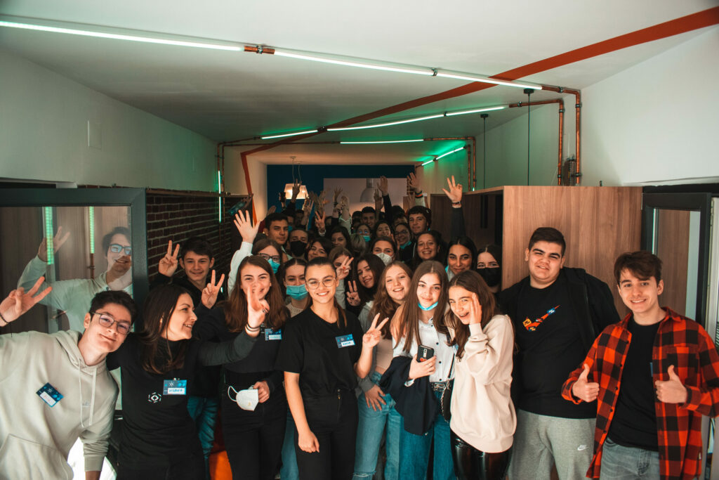 Iasi trains its young people for the jobs of the future more than 200 applications for the 120